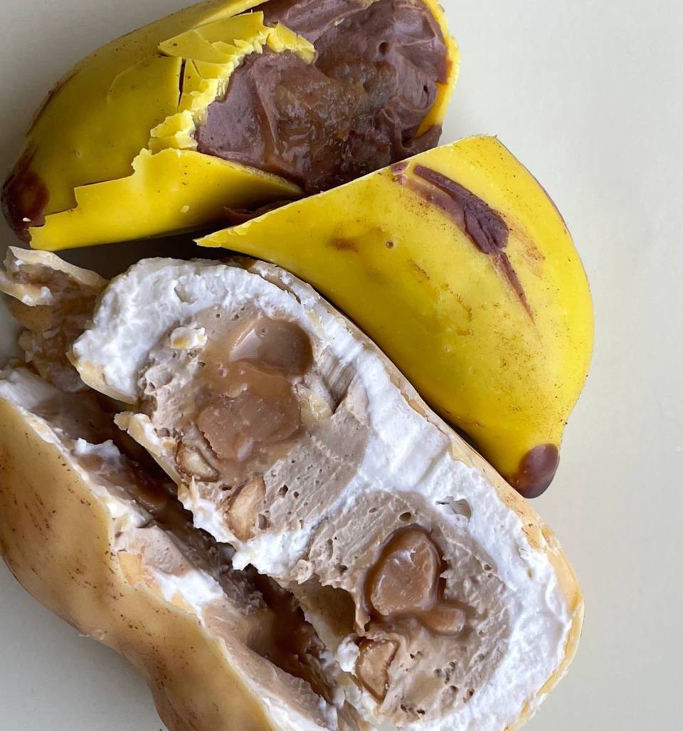Viral crunchy chocolate fruit desserts
